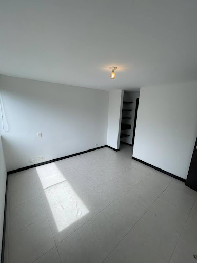 Apartamento en arriendo en La Castellana, Medellín · foto 8 de 20