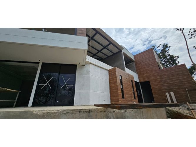 Casa de 6 alcobas en venta en Pance, Cali, 745 m² · foto 2 de 24
