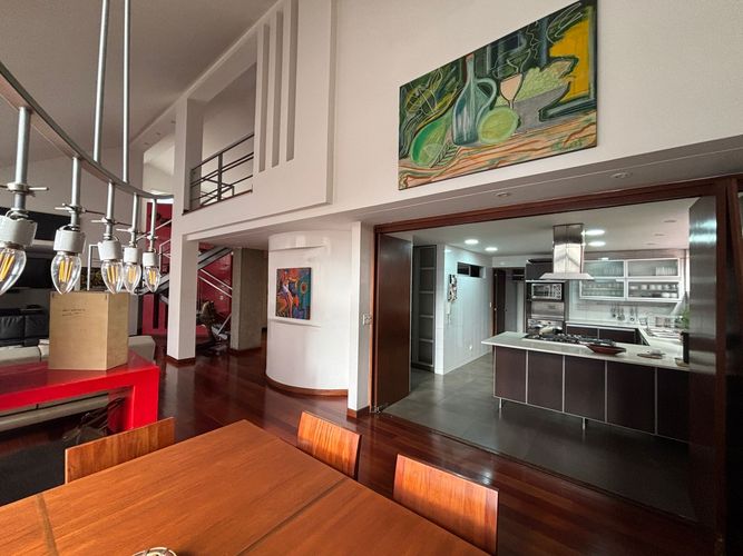Apartamento de 4 alcobas en venta en Chico Norte, Bogotá, 307 m² · foto 2 de 16