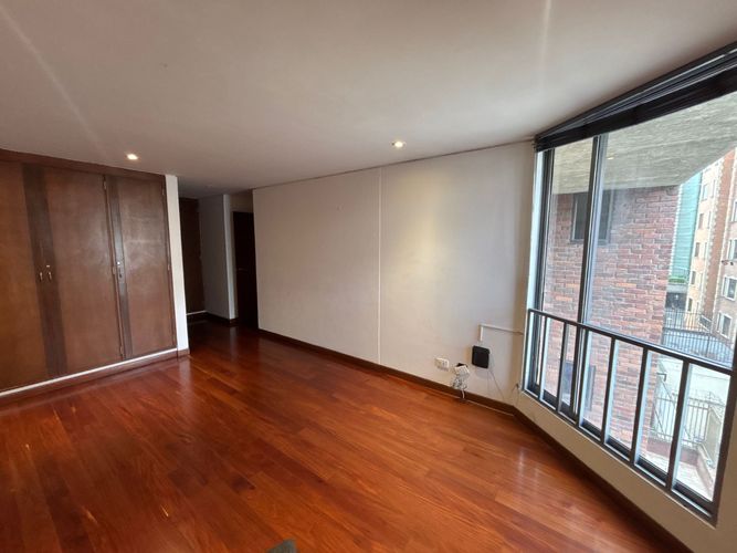 Apartamento de 4 alcobas en venta en Chico Norte, Bogotá, 307 m² · foto 11 de 16