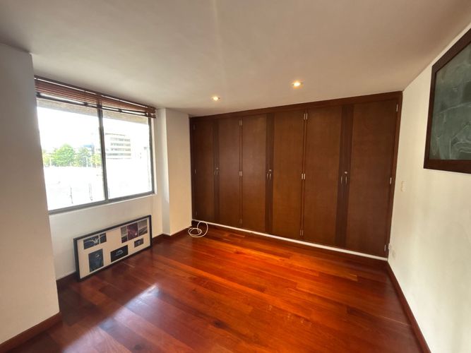 Apartamento de 4 alcobas en venta en Chico Norte, Bogotá, 307 m² · foto 13 de 16