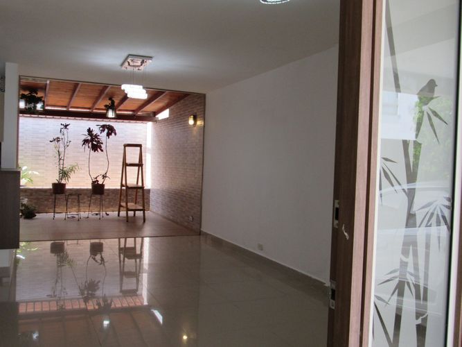 Casa de 3 alcobas en venta en Ciudad Country, Jamundí, 128 m² · foto 2 de 24