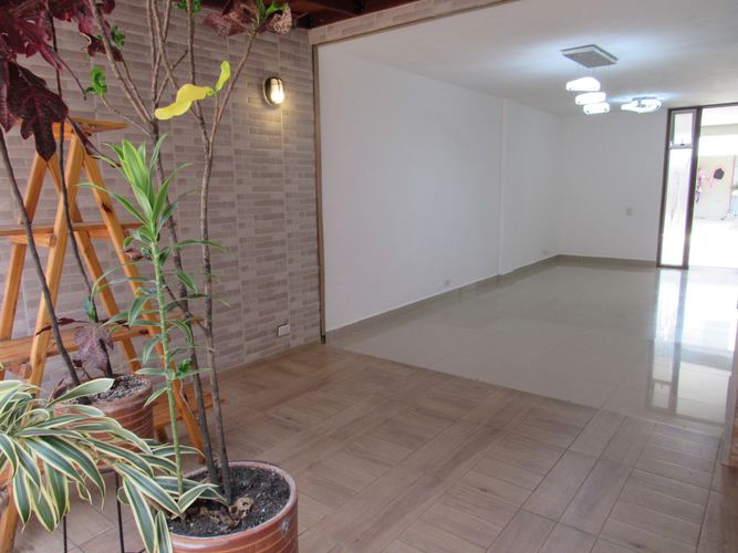 Casa de 3 alcobas en venta en Ciudad Country, Jamundí, 128 m² · foto 4 de 24