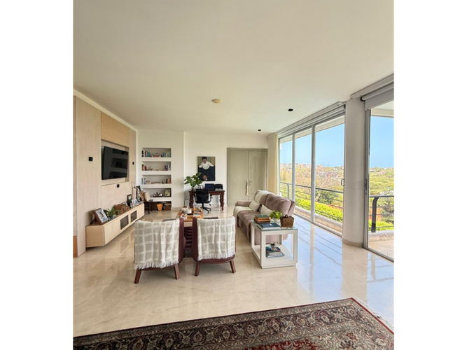 Casa de 5 alcobas en venta en Lagos Del Caujaral, Atlántico, 654 m² · foto 3 de 24