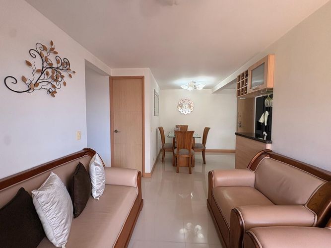 Apartamento de 3 alcobas en venta en Tres Esquinas, Sabaneta, 67 m² · foto 2 de 16