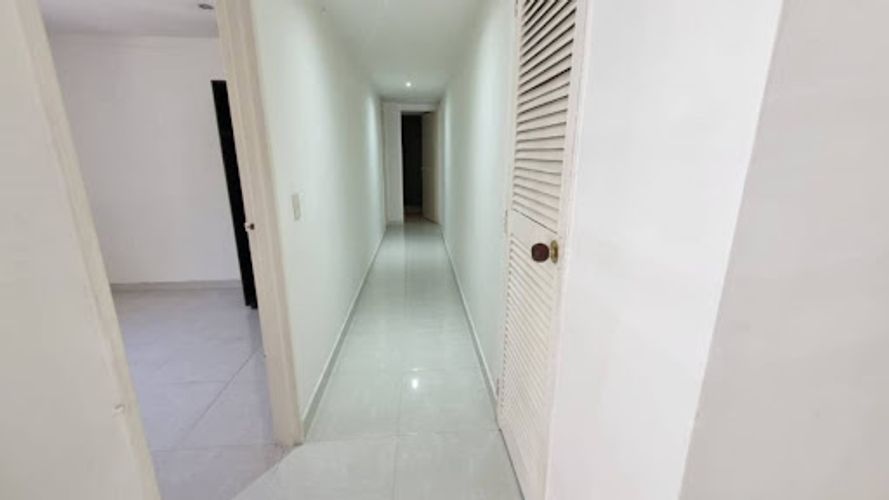 Apartamento de 3 alcobas en arriendo en San Diego, Medellín, 98 m² · foto 7 de 18