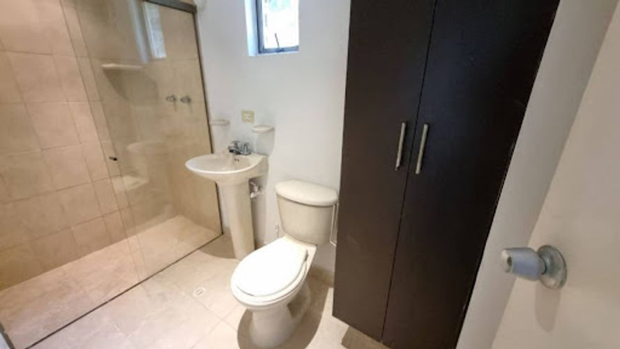 Apartamento de 3 alcobas en arriendo en San Diego, Medellín, 98 m² · foto 17 de 18