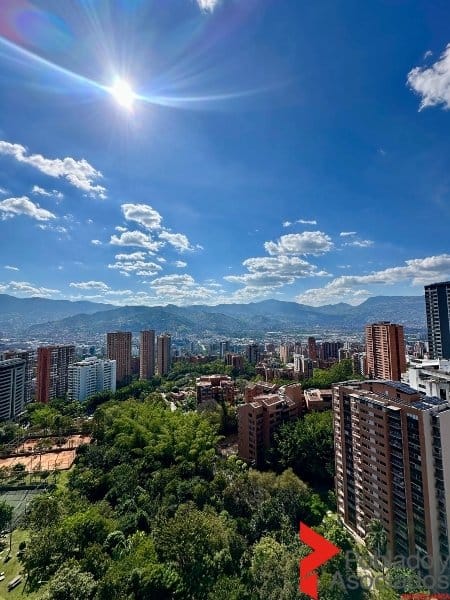 Apartamento de 2 alcobas en arriendo en Altos Del Poblado, Medellín, 106 m² · foto 16 de 17