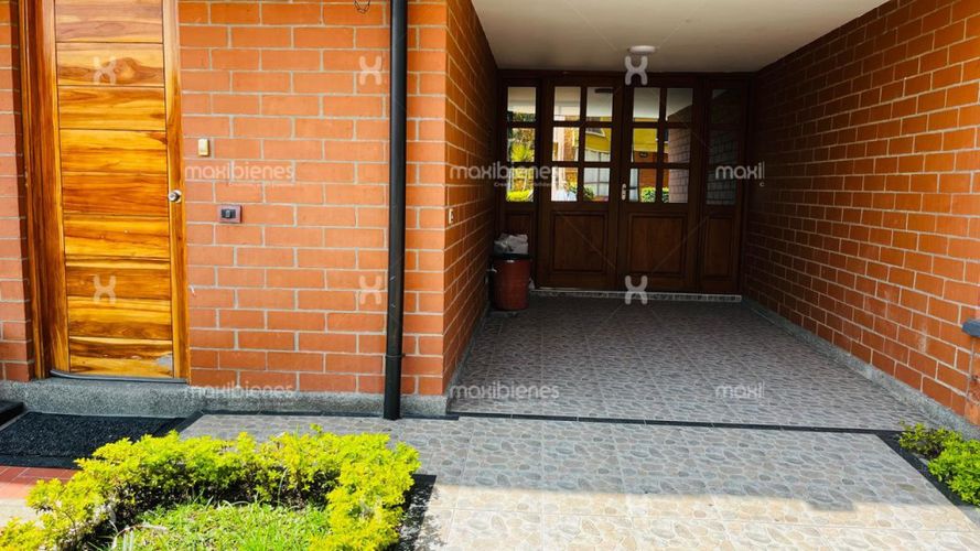 Casa de 4 alcobas en venta en Suramérica, Itagüí, 140 m² · foto 4 de 18