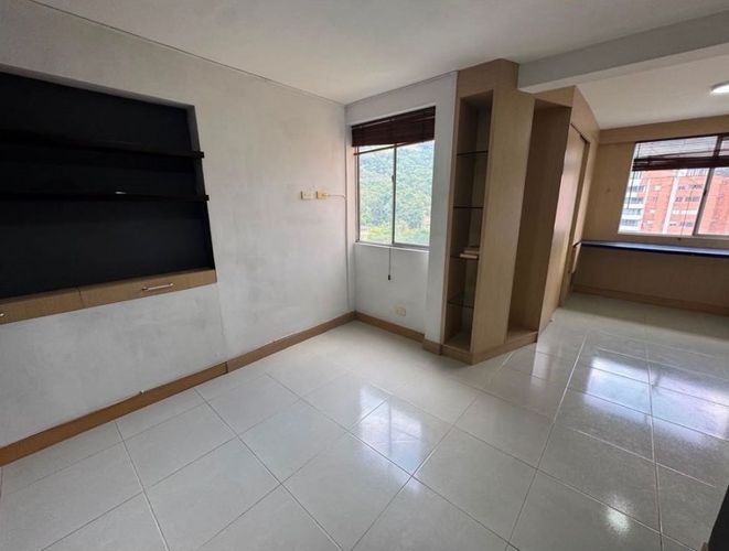 Apartamento de 2 alcobas en venta en Tres Esquinas, Sabaneta, 62 m² · foto 5 de 12