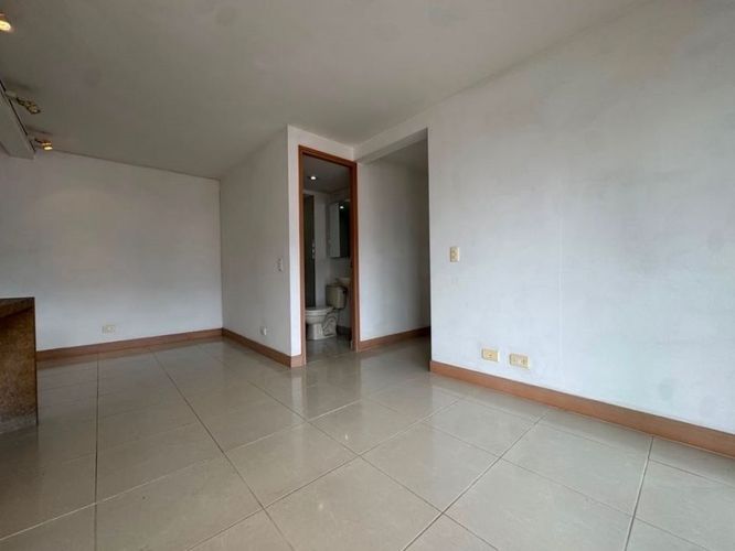 Apartamento de 2 alcobas en venta en Tres Esquinas, Sabaneta, 62 m² · foto 11 de 12