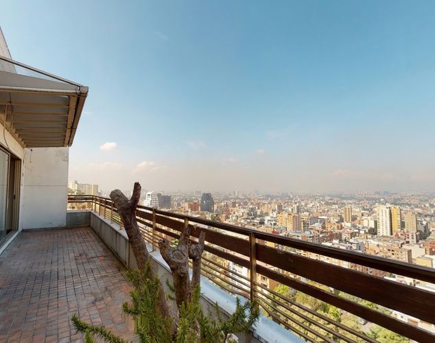 Apartamento de 2 alcobas en venta en Chico, Bogotá, 130 m² · foto 3 de 20