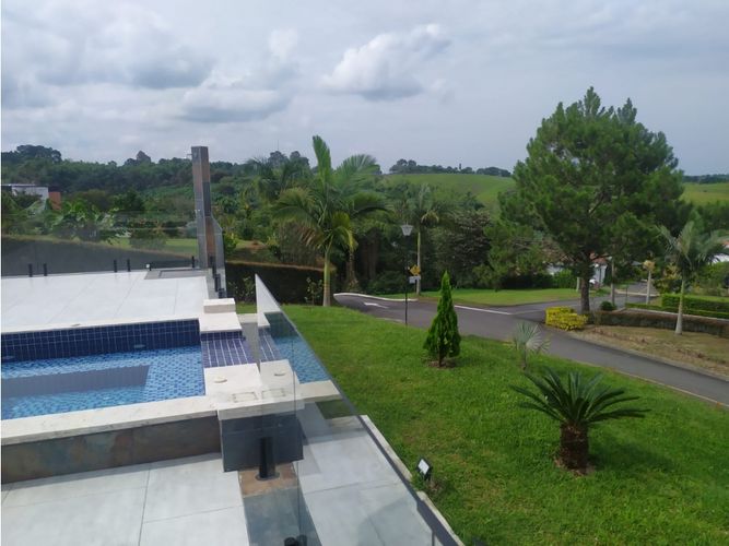 Casa de 4 alcobas en venta en Tribunas Corcega, Pereira, 313 m² · foto 3 de 24