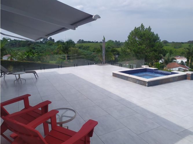 Casa de 4 alcobas en venta en Tribunas Corcega, Pereira, 313 m² · foto 4 de 24