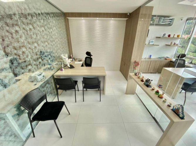 Oficina en arriendo en El Poblado, Medellín, 83 m² · foto 3 de 12