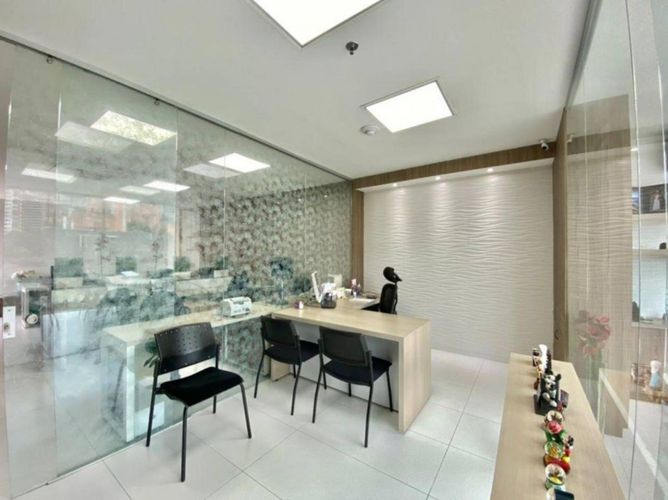 Oficina en arriendo en El Poblado, Medellín, 83 m² · foto 4 de 12