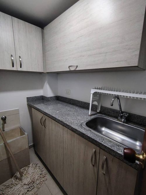 Oficina en arriendo en El Poblado, Medellín, 56 m² · foto 8 de 8