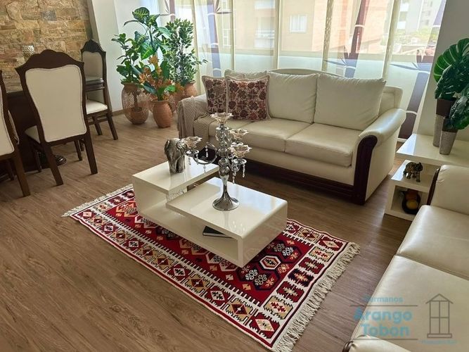 Apartamento de 3 alcobas en venta en San Joaquín, Medellín, 186 m² · foto 2 de 24