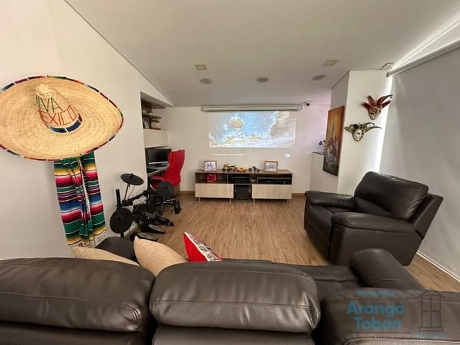 Apartamento de 3 alcobas en venta en San Joaquín, Medellín, 186 m² · foto 7 de 24