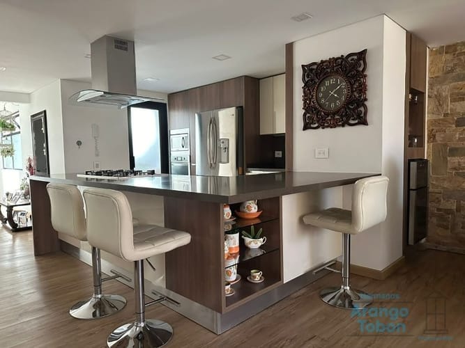 Apartamento de 3 alcobas en venta en San Joaquín, Medellín, 186 m² · foto 11 de 24