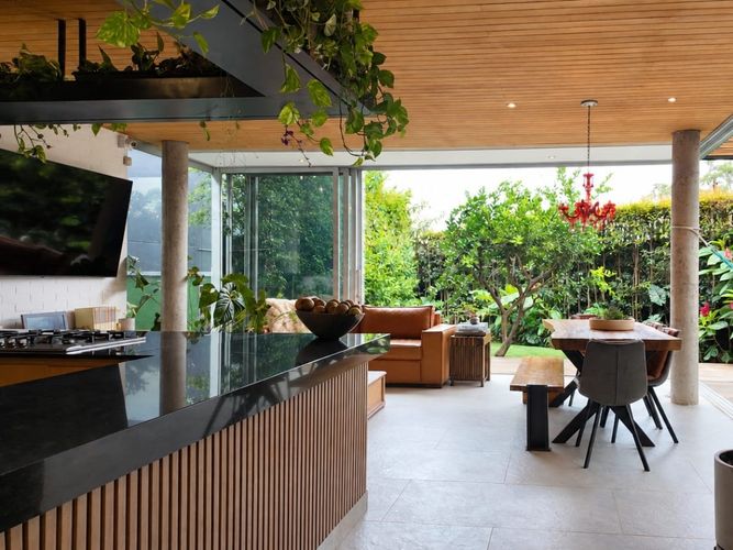 Casa de 3 alcobas en venta en Loma El Atravesado, Envigado, 310 m² · foto 5 de 15