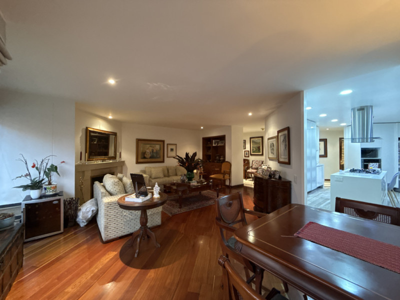 Apartamento en Arriendo en Chicó Navarra, Bogotá
