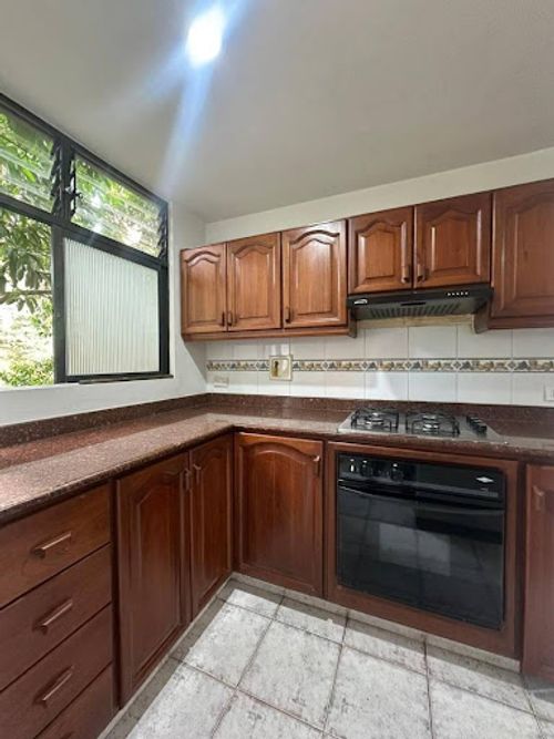 Apartamento de 3 alcobas en arriendo en Loma Del Campestre, Medellín, 142 m² · foto 4 de 24
