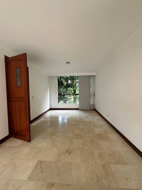 Apartamento de 3 alcobas en arriendo en Loma Del Campestre, Medellín, 142 m² · foto 6 de 24