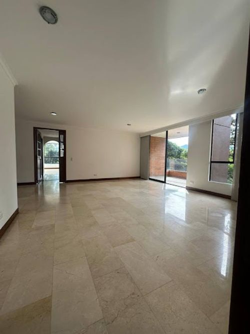 Apartamento de 3 alcobas en arriendo en Loma Del Campestre, Medellín, 142 m² · foto 7 de 24
