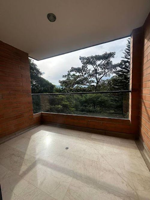 Apartamento de 3 alcobas en arriendo en Loma Del Campestre, Medellín, 142 m² · foto 10 de 24