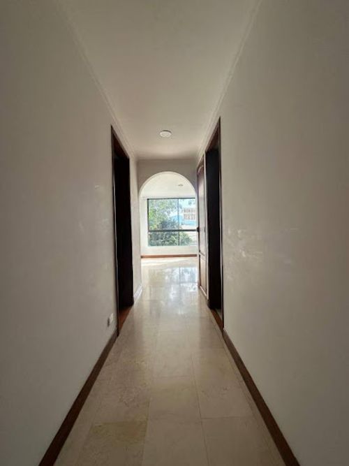 Apartamento de 3 alcobas en arriendo en Loma Del Campestre, Medellín, 142 m² · foto 12 de 24