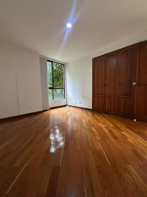 Apartamento de 3 alcobas en arriendo en Loma Del Campestre, Medellín, 142 m² · foto 15 de 24