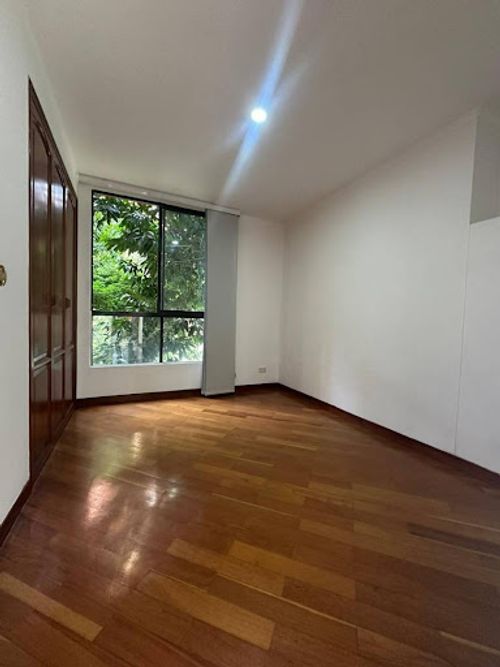 Apartamento de 3 alcobas en arriendo en Loma Del Campestre, Medellín, 142 m² · foto 17 de 24