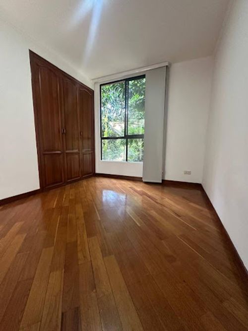 Apartamento de 3 alcobas en arriendo en Loma Del Campestre, Medellín, 142 m² · foto 20 de 24