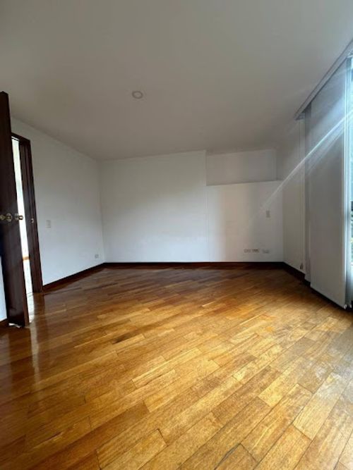 Apartamento de 3 alcobas en arriendo en Loma Del Campestre, Medellín, 142 m² · foto 21 de 24