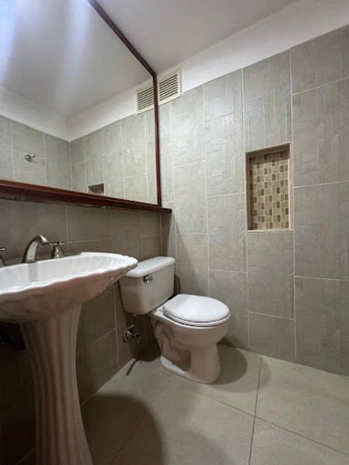 Apartamento de 3 alcobas en arriendo en Loma Del Campestre, Medellín, 142 m² · foto 24 de 24