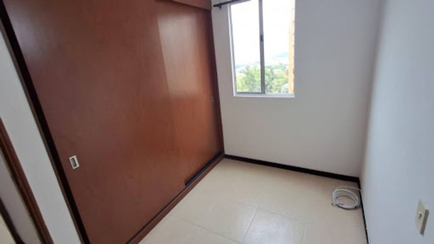 Apartamento de 3 alcobas en arriendo en Loma De Los Bernal, Medellín, 65 m² · foto 5 de 13