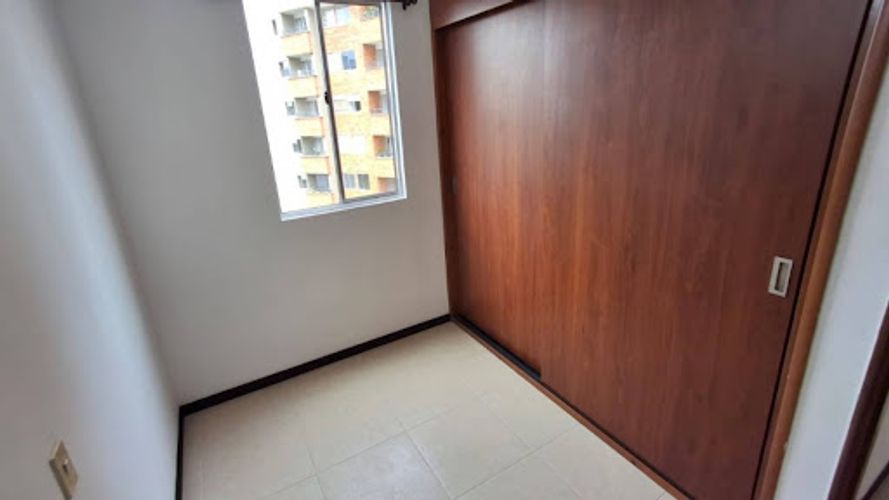 Apartamento de 3 alcobas en arriendo en Loma De Los Bernal, Medellín, 65 m² · foto 7 de 13
