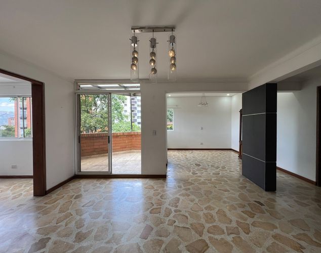 Apartamento de 4 alcobas en arriendo en Castropol, Medellín, 196 m² · foto 12 de 18