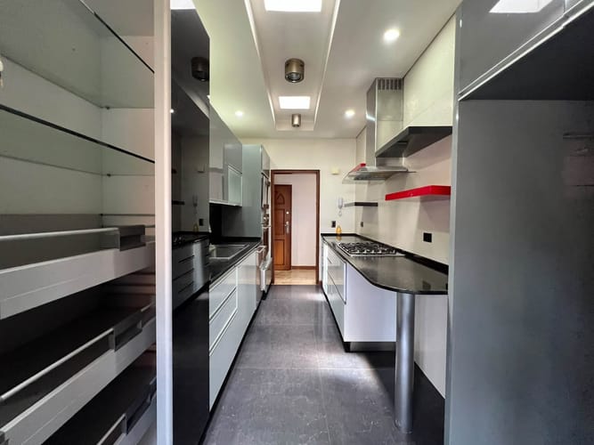 Apartamento de 4 alcobas en arriendo en Castropol, Medellín, 196 m² · foto 5 de 18