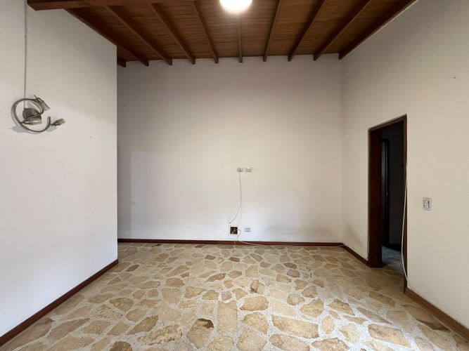 Apartamento de 4 alcobas en arriendo en Castropol, Medellín, 196 m² · foto 7 de 18