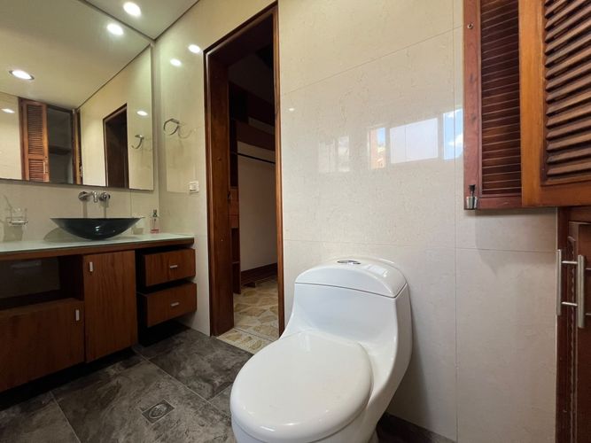 Apartamento de 4 alcobas en arriendo en Castropol, Medellín, 196 m² · foto 16 de 18