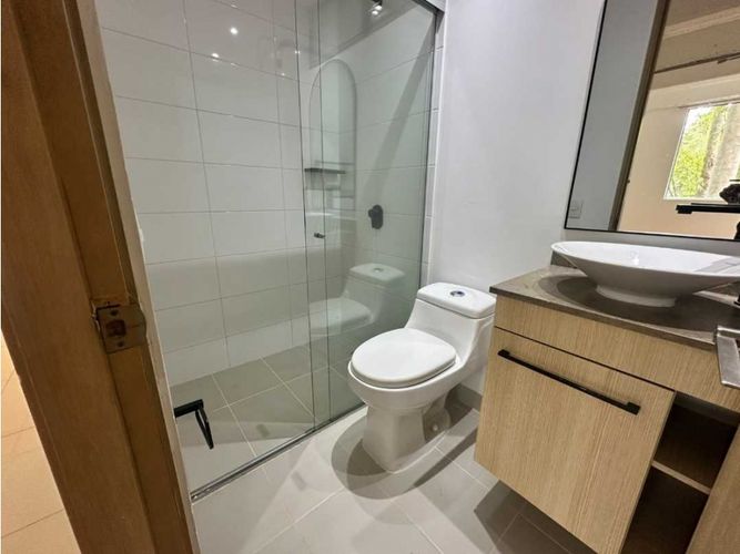 Apartamento de 2 alcobas en arriendo en El Castillo, Medellín, 90 m² · foto 11 de 17