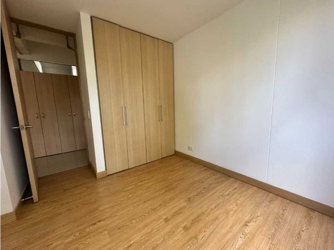Apartamento de 2 alcobas en arriendo en El Castillo, Medellín, 90 m² · foto 14 de 17