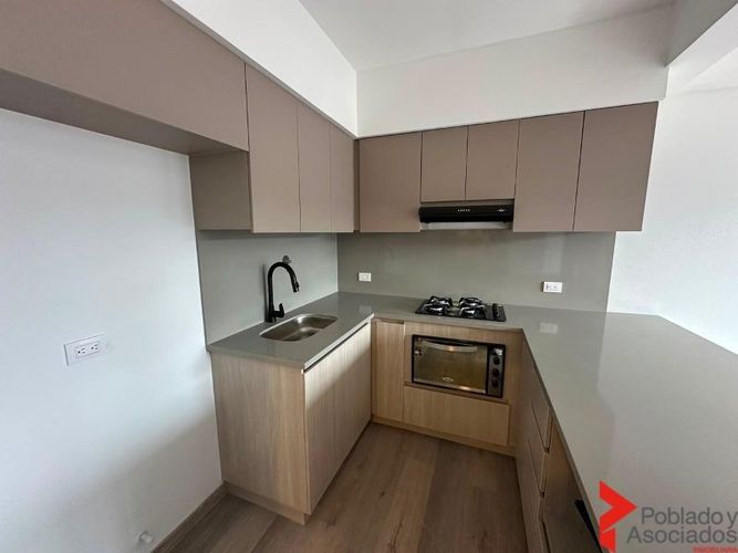Apartamento de 2 alcobas en arriendo en El Poblado, Medellín, 615 m² · foto 2 de 17