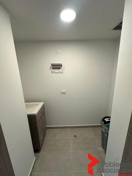 Apartamento de 2 alcobas en arriendo en El Poblado, Medellín, 615 m² · foto 13 de 17