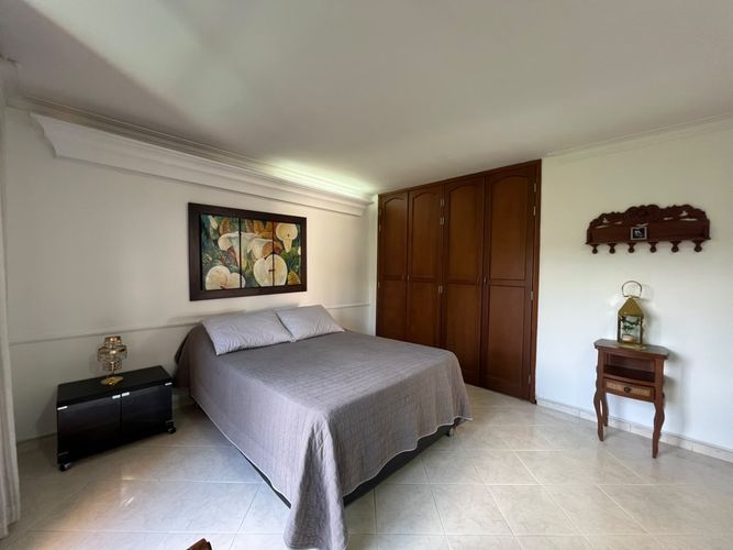 Apartamento de 3 alcobas en venta en El Poblado, Medellín, 197 m² · foto 9 de 17