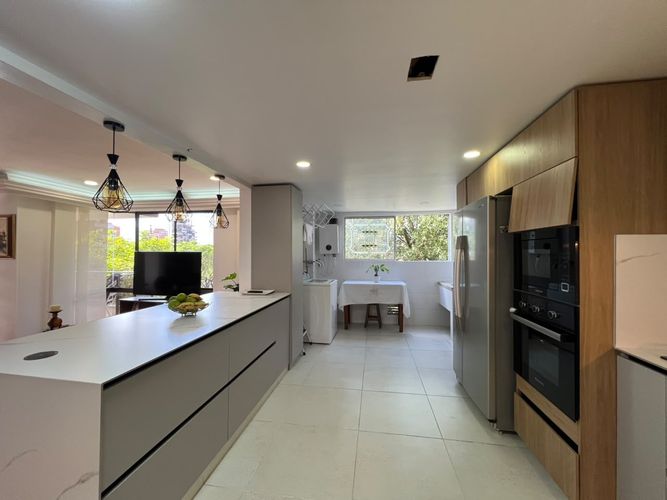 Apartamento de 3 alcobas en venta en El Poblado, Medellín, 197 m² · foto 8 de 17