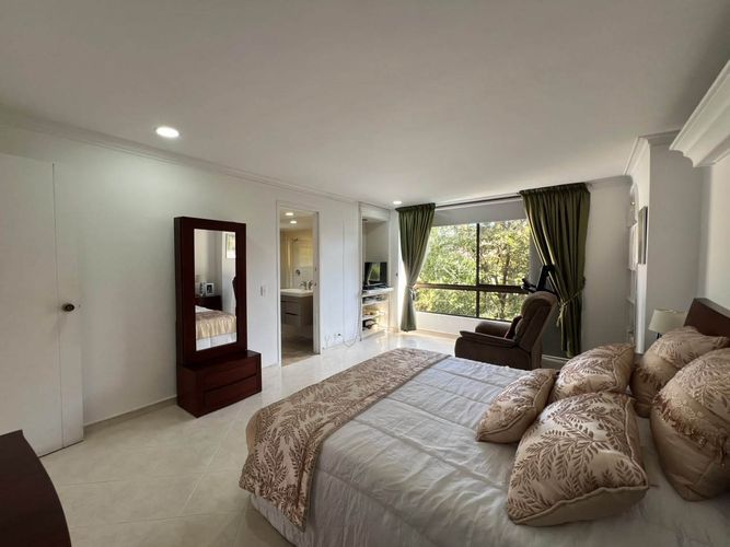 Apartamento de 3 alcobas en venta en El Poblado, Medellín, 197 m² · foto 14 de 17