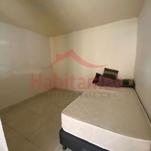 Casa de 10 alcobas en venta en Simon Bolivar, Medellín, 226 m² · foto 14 de 24
